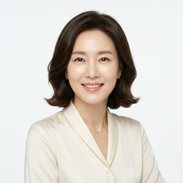 안면거상 수술 후 우아한 한국 여성 모델 (Poses)